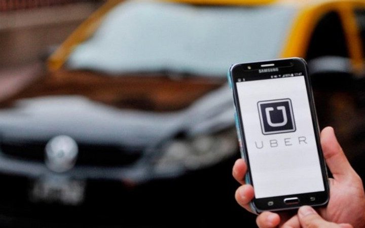 Justiça manda Uber registrar motoristas e multa empresa em R$ 1 bi