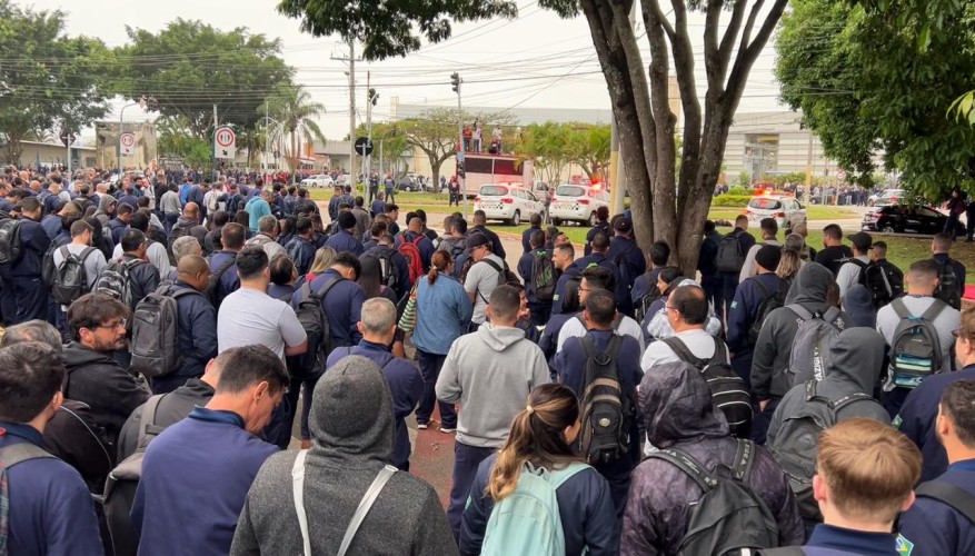 Trabalhadores da Embraer entram em greve em São José dos Campos