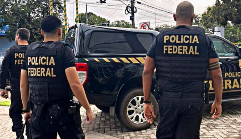 PF faz buscas em casa de homem acusado de vender imagens de abuso sexual infantil em Pinda. Suspeitos em Aparecida também são alvos