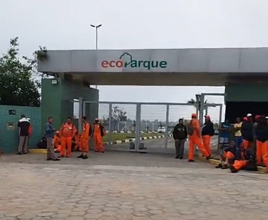 Trabalhadores da coleta de lixo em Jacareí entram no segundo dia de paralisação
