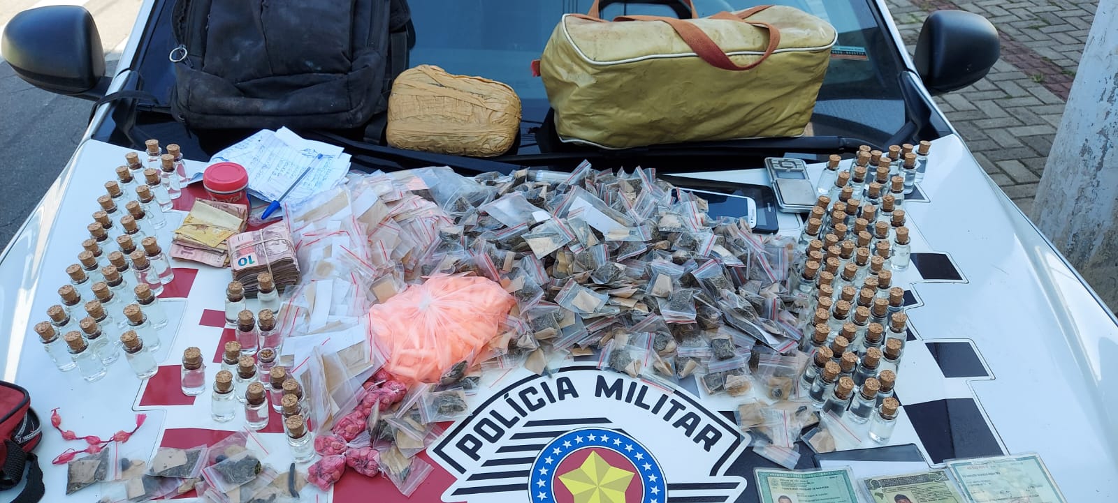 PM apreende grande quantidade de drogas em Tremembé