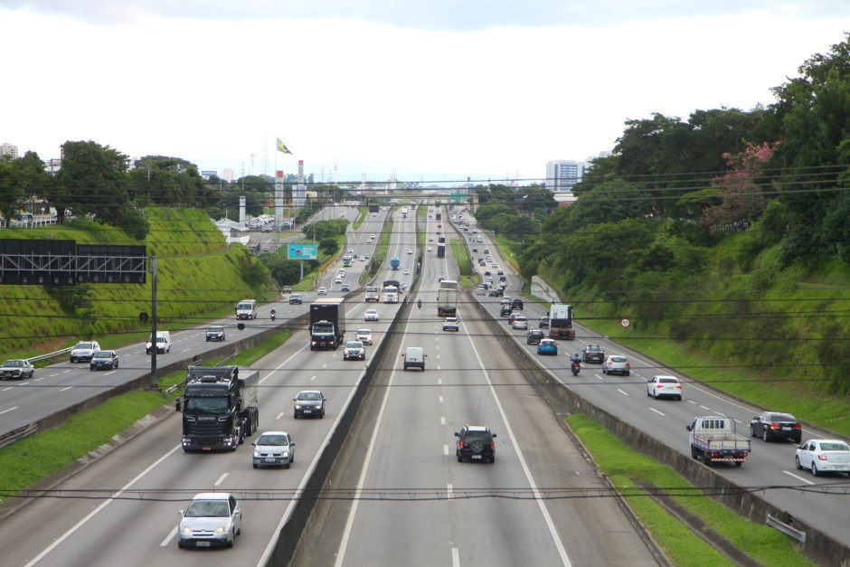 Saiba o melhor horário para viajar no feriado de Finados partindo do Vale do Paraíba