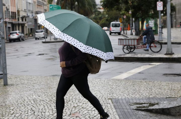 Começo da semana deve ser de muita chuva no Vale do Paraíba e Litoral Norte