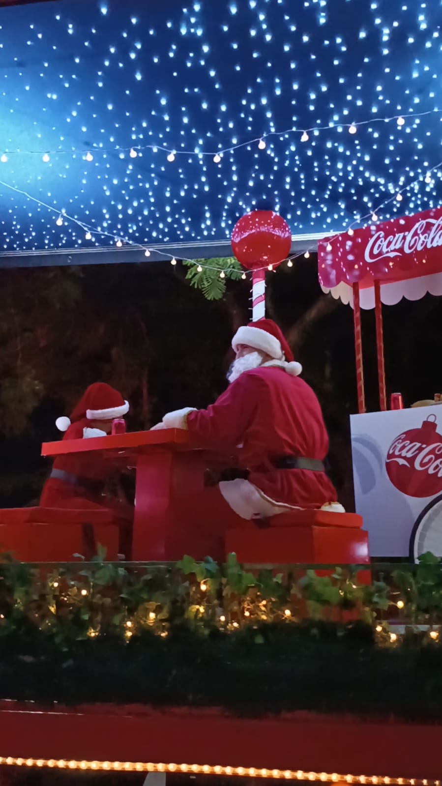 Caravana Coca-Cola de Natal encanta público em São José dos Campos