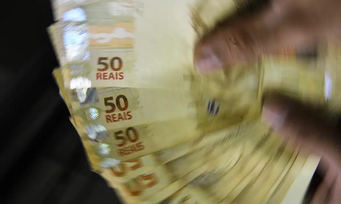 Governo Federal faz mutirão do Desenrola Brasil e inclui dividas de até R$ 20 mil