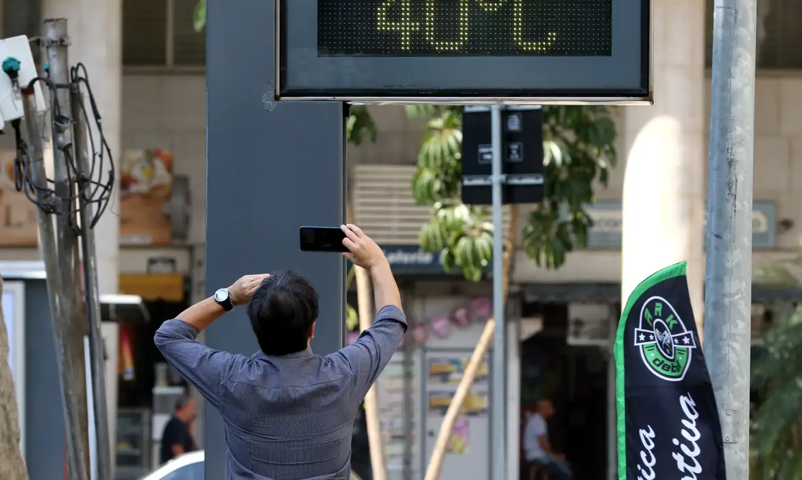 temperaturas devem chegar a 40 ºC no Vale do Paraíba