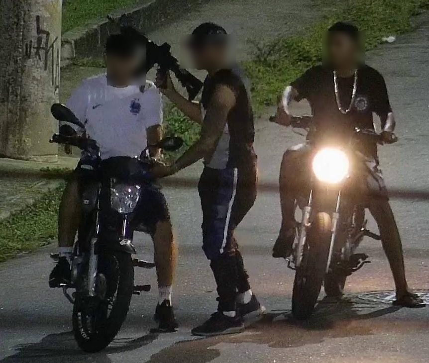 réplica de fuzil em Taubaté