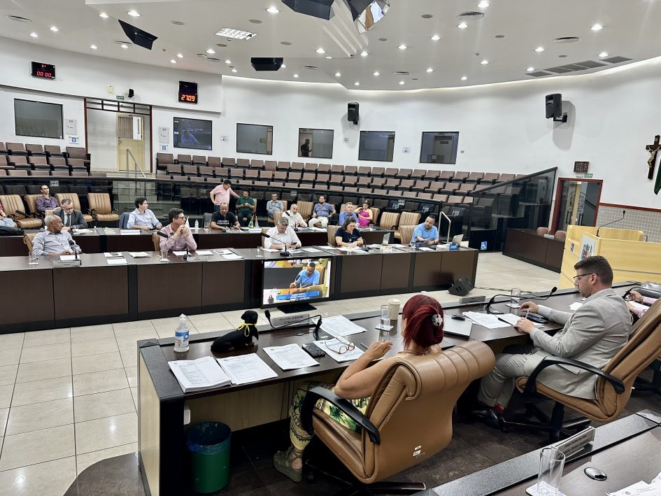 Vereadores de Jacareí rejeitam aumento de salário, que está congelados há 8 anos