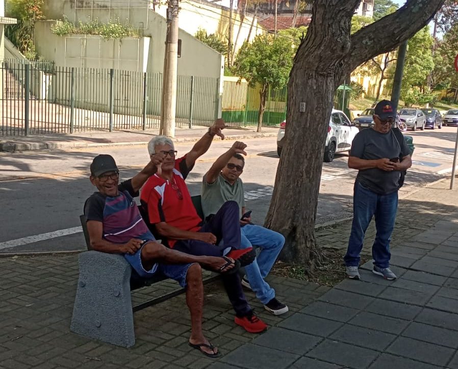 protesto em frente à Prefeitura