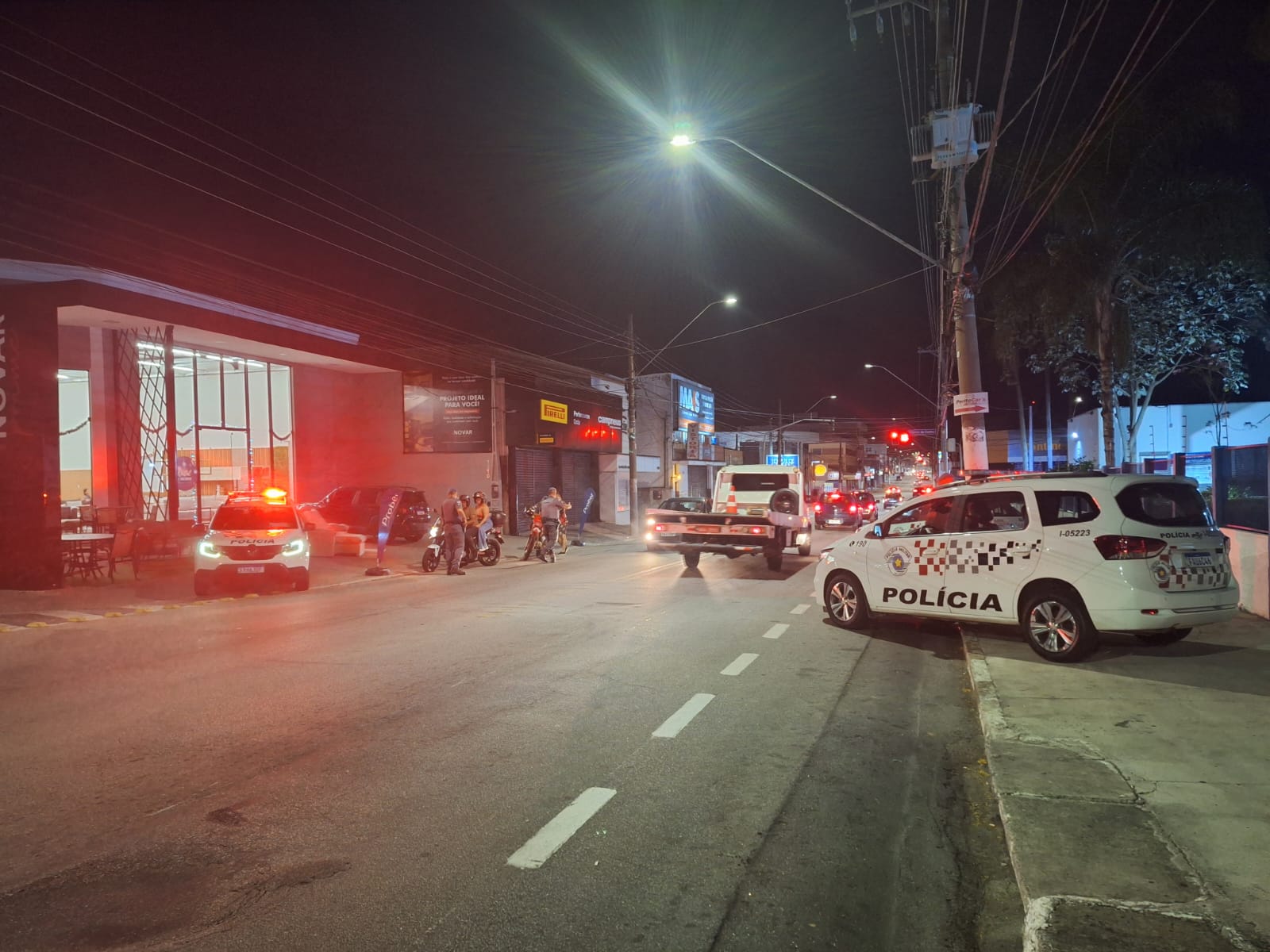 Motociclistas “baderneiros” são fiscalizados e têm motos apreendidas em Pinda