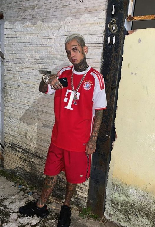 MC morre baleado em frente a bar em Lorena