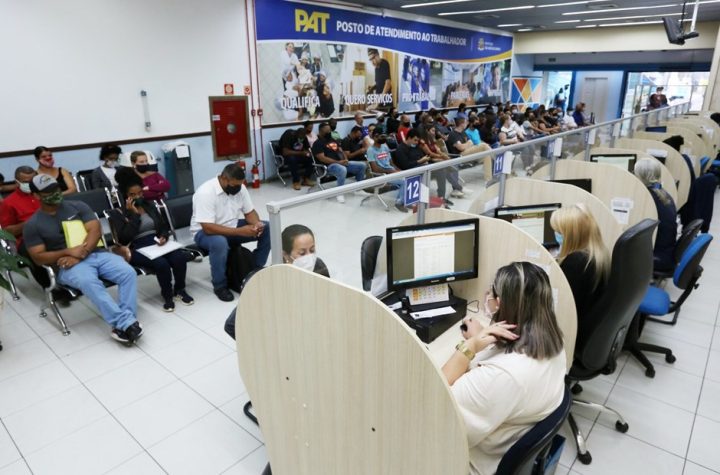 PAT São José dos Campos tem quase 600 vagas de emprego na segunda-feira (15)