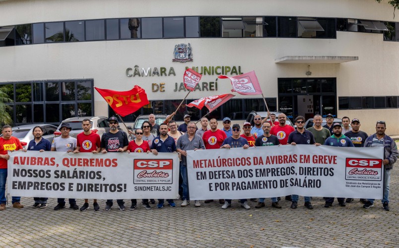 Avibras: Antes de reunião no Ministério da Defesa, Sindicato dos Metalúrgicos e trabalhadores fazem ato em Jacareí