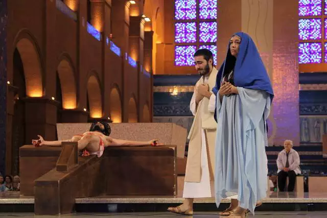 Paixão de Cristo é celebrada no Santuário Nacional de Aparecida