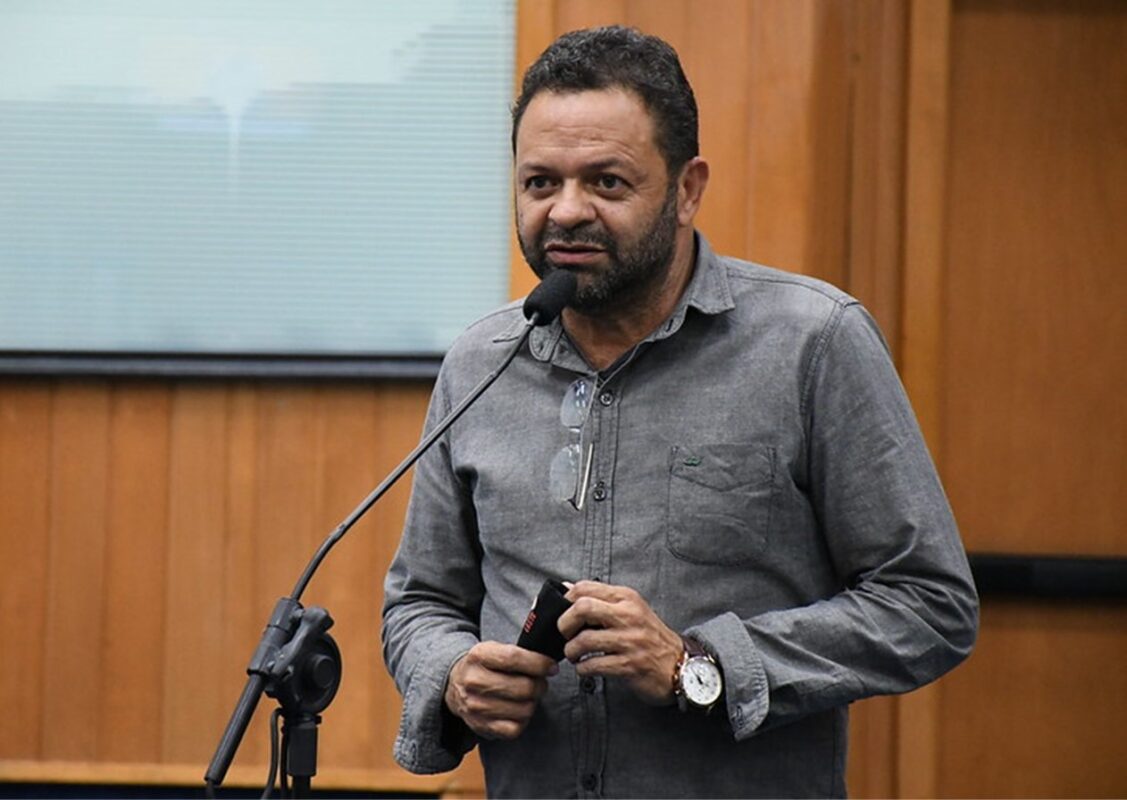 Presidente da Câmara de São José dos Campos, Roberto do Eleven, deixa PSDB e se filia ao PSD