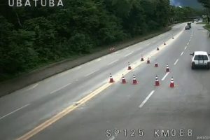 Rodovia Oswaldo Cruz é totalmente liberada na tarde desta sábado (30)