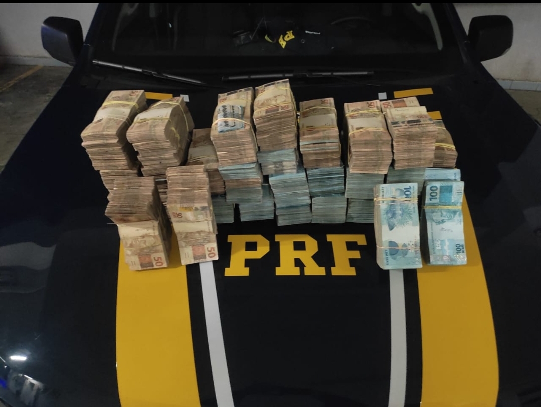 PRF Apreende Mais de R$ 1 Milhão em Dinheiro na Via Dutra em Jacareí