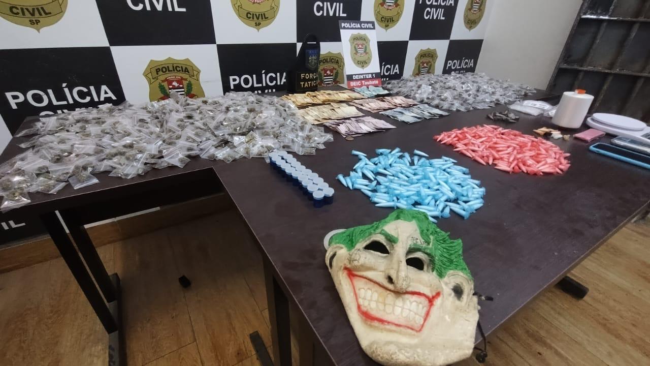 Operação da Polícia prende três pessoas e grande quantidade de drogas em Taubaté