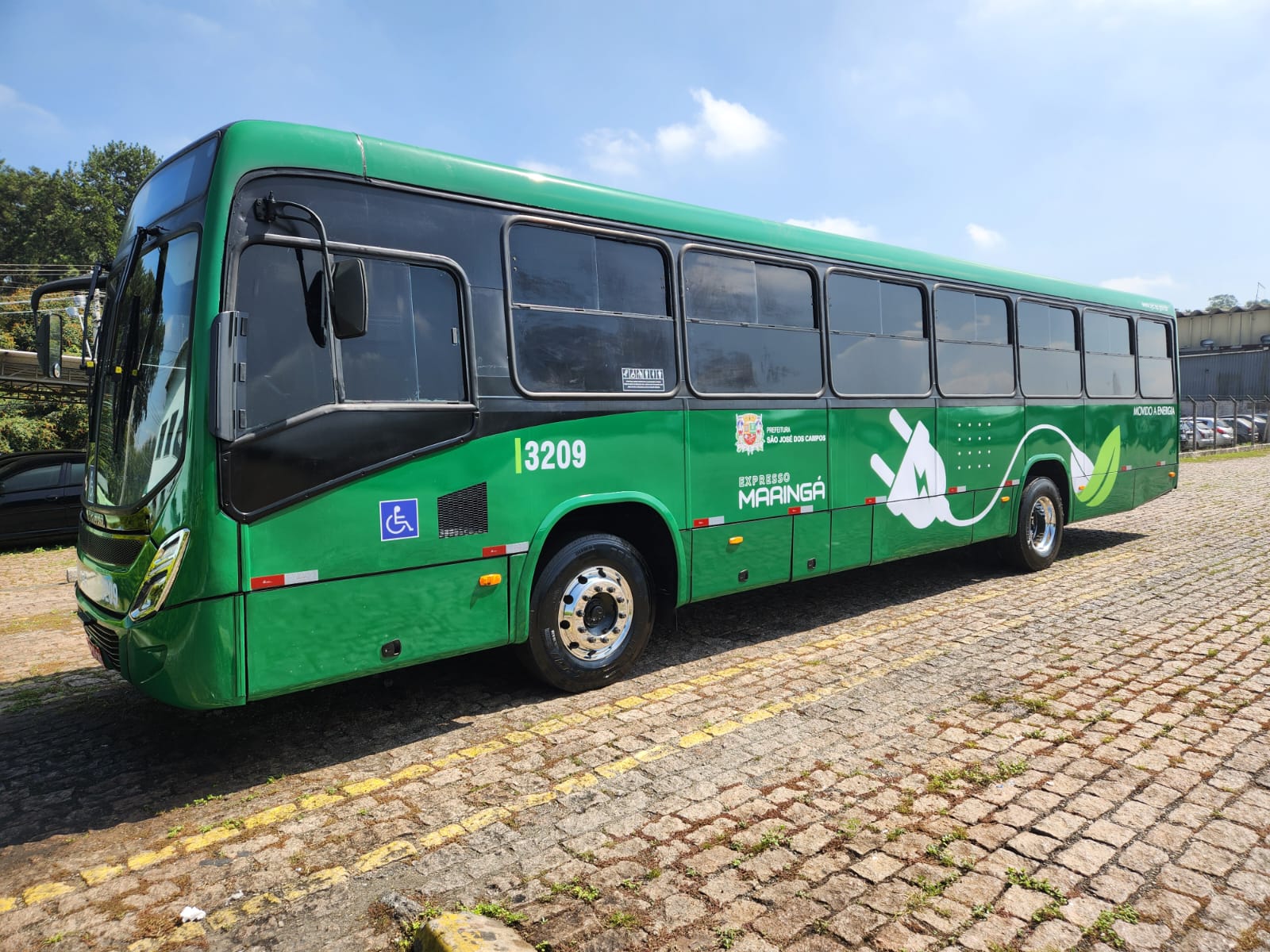 Empresa converte ônibus a diesel em elétrico