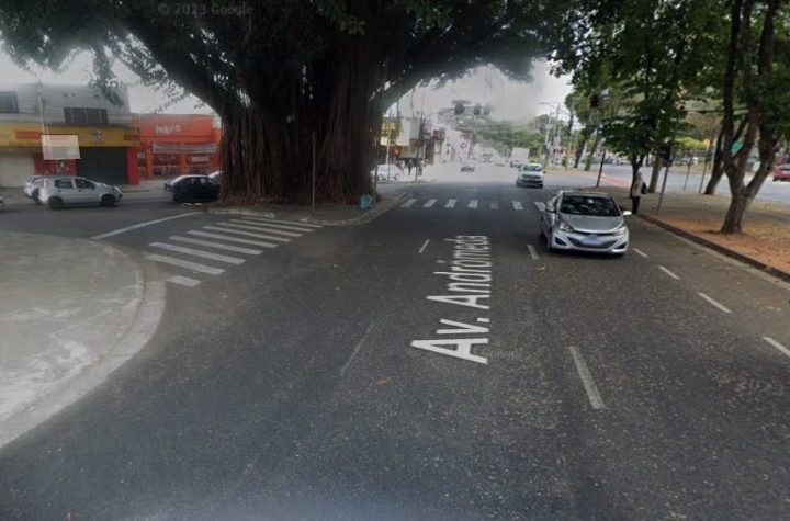 avenida de grande movimento em São José dos Campos