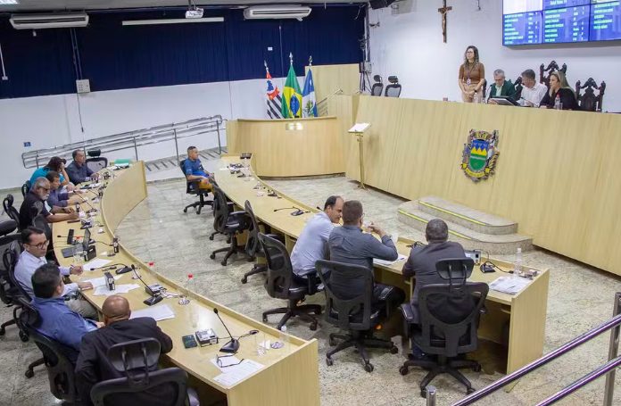 Projeto de Lei da Câmara Municipal eleva salário do Prefeito de Taubaté para R$ 21,5 mil
