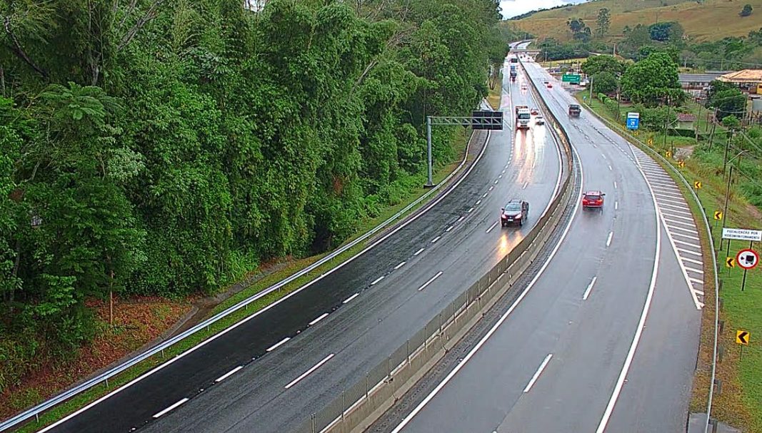 Rodovia dos Tamoios espera 124 mil veículos no feriado de Corpus Christi. Túneis da serra nova permanecerão abertos 24 horas