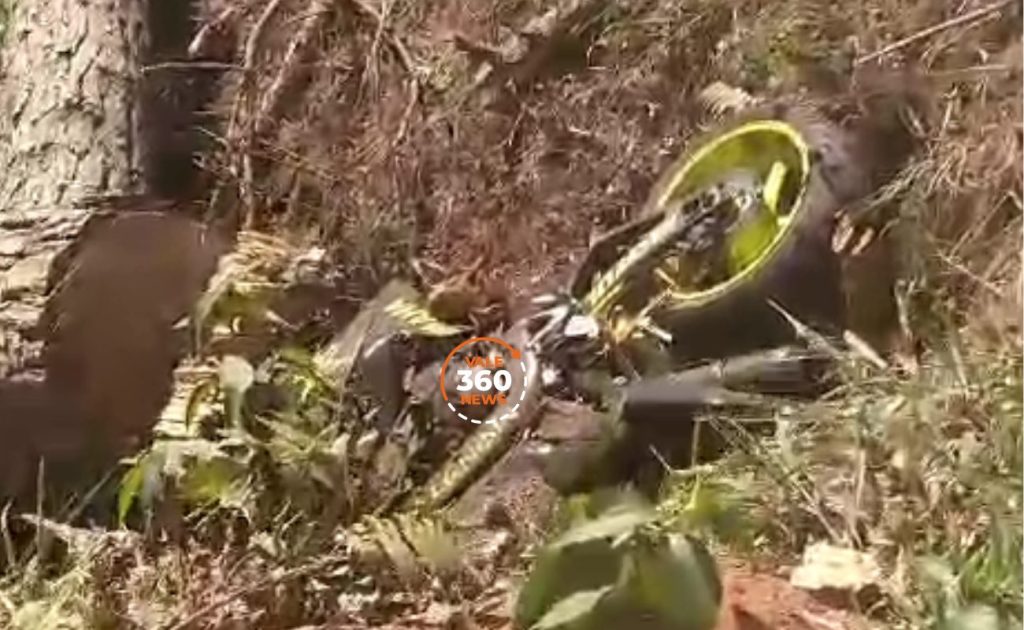 Motociclista sofre acidente em curva