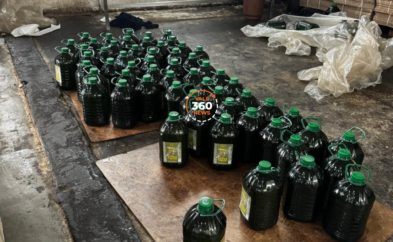Polícia Civil de Jacareí estoura fábrica de azeite clandestina na zona rural com 20 mil litros de produto envasado