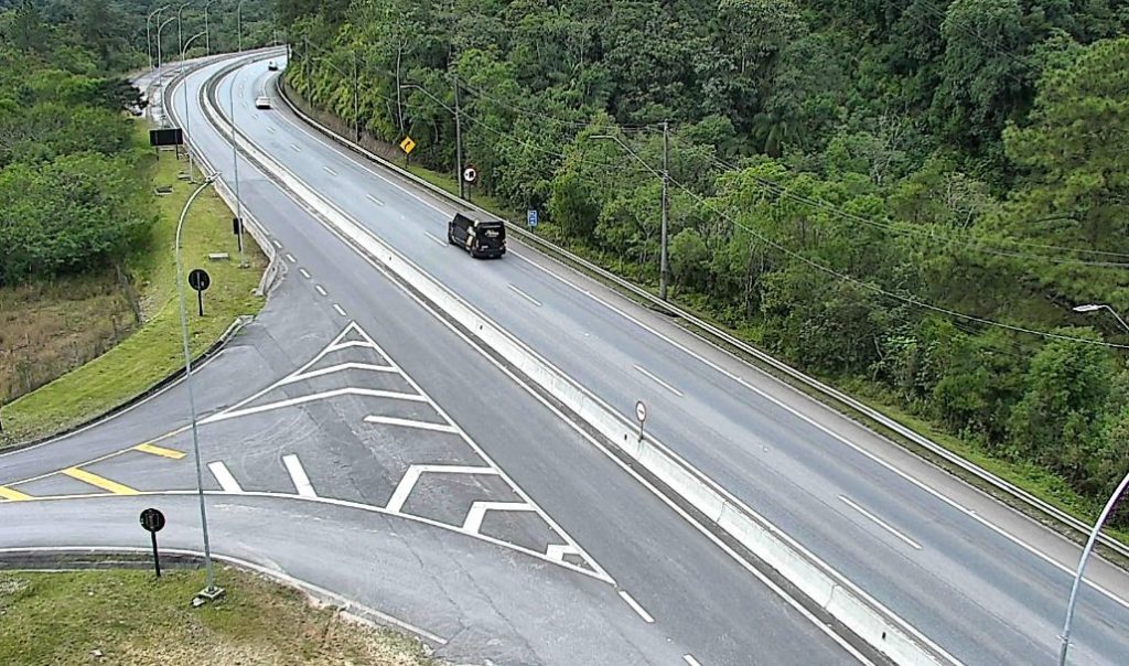 Rodovia dos Tamoios Espera até 150 mil Veículos no Feriado de 9 de Julho