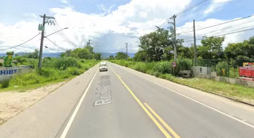 Garupa morre e motociclista fica gravemente ferido