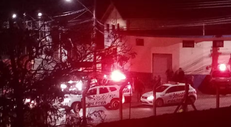 Criminoso enfrenta PMs