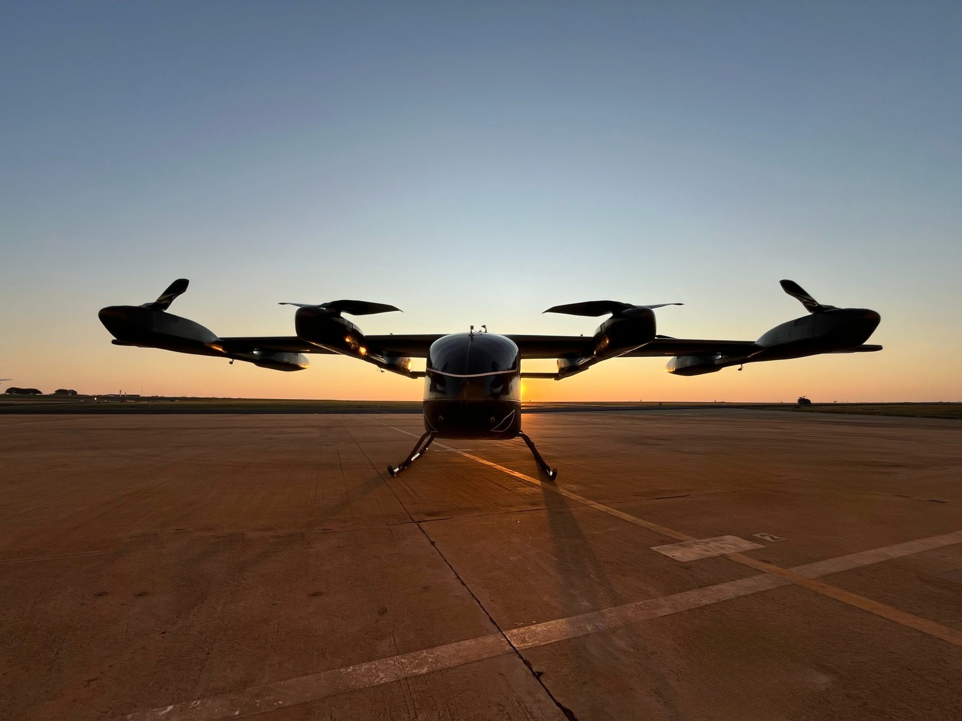 Embraer/Eve revela pela primeira protótipo do carro voador (eVTOL) em escala real. Modelos serão produzidos em Taubaté
