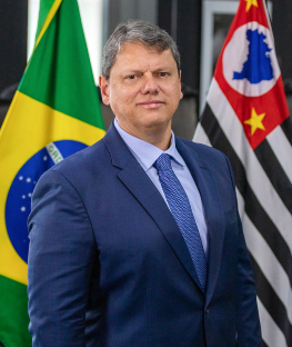 Tarcísio de Freitas entrega obras