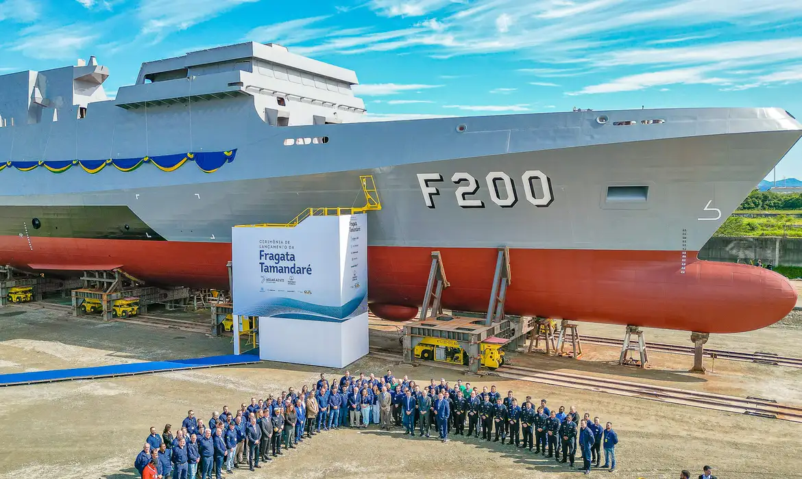 Primeiro navio de Guerra da Embraer é batizado em Santa Catarina