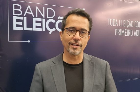 Dr. Elton critica ausência de Eduardo Cury em debate