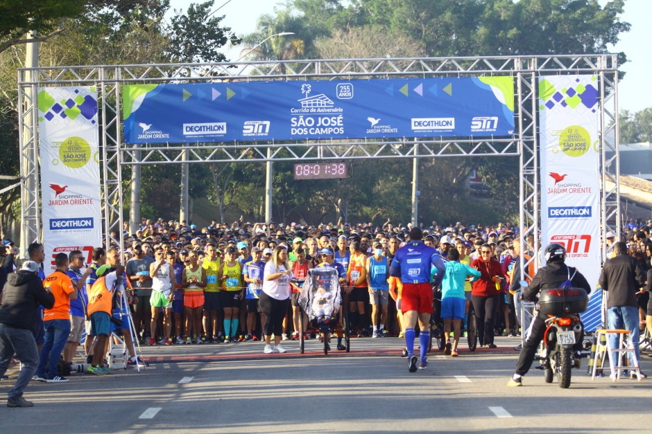 Corrida de rua interdita vias em São José dos Campos