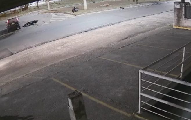 Jovem, em garupa de moto, voa e morre em acidente de trânsito em Avenida de Jacareí