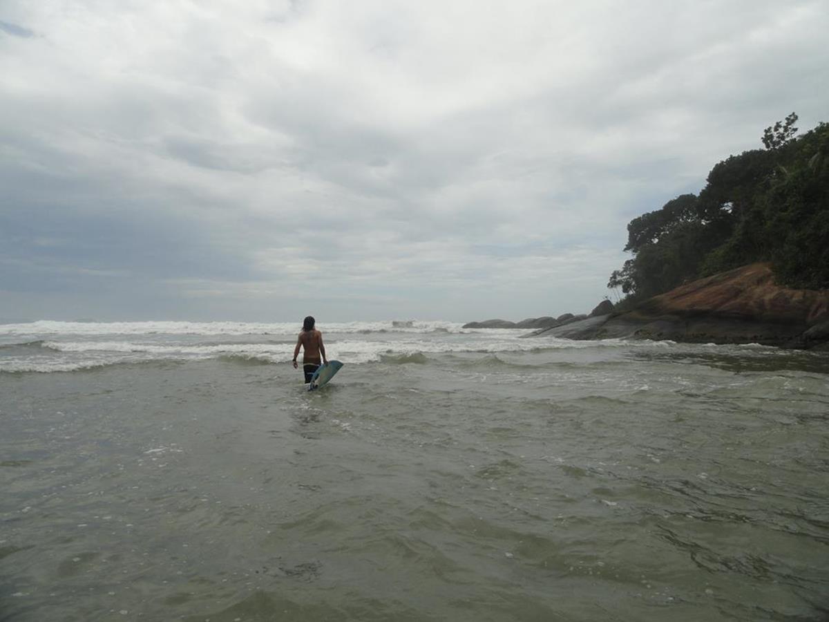Conheça a Praia de Ubatuba eleita Santuário Nacional do Surfe