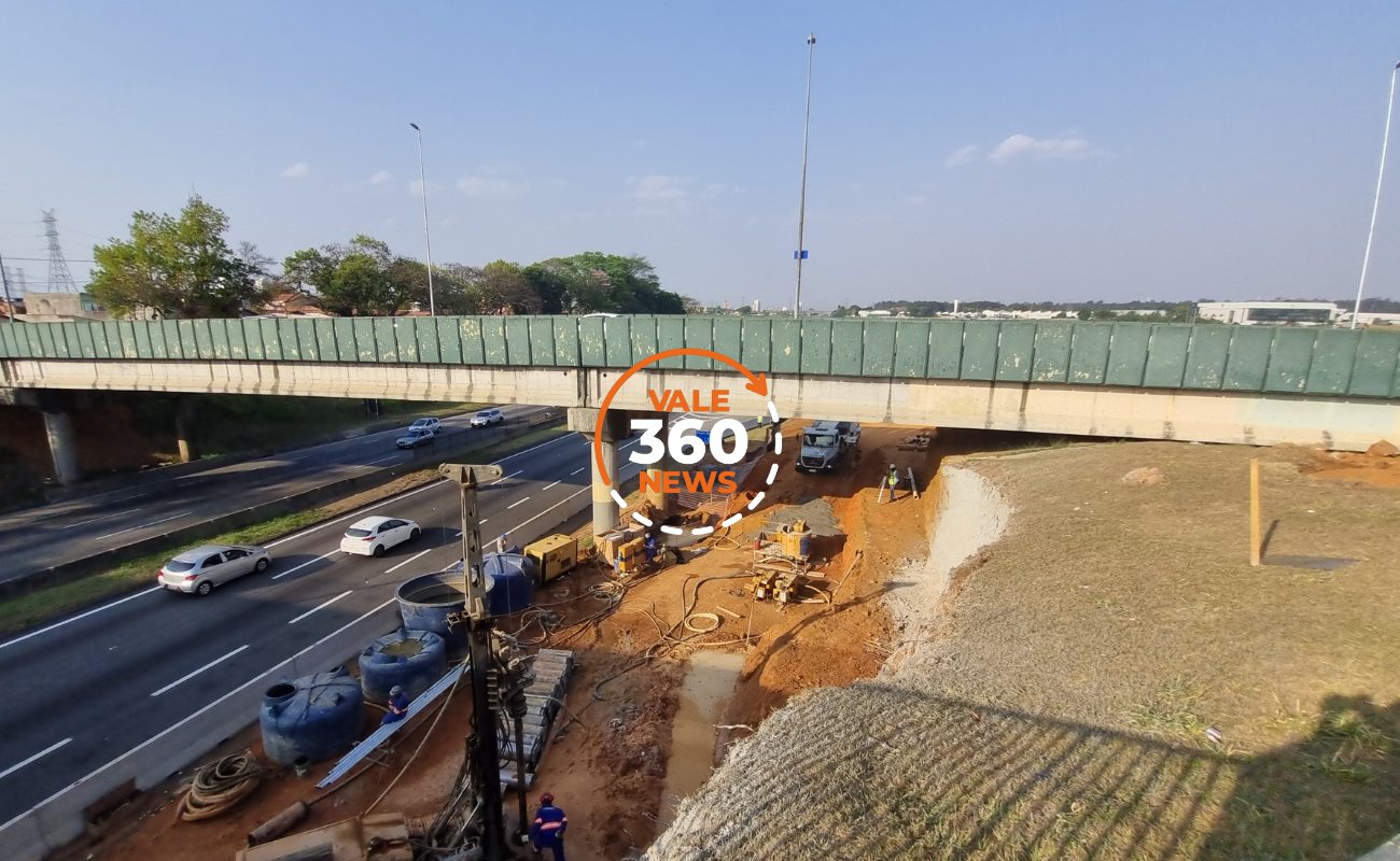 obras de construção do novo viaduto sob a Via Dutra em São José dos Campos