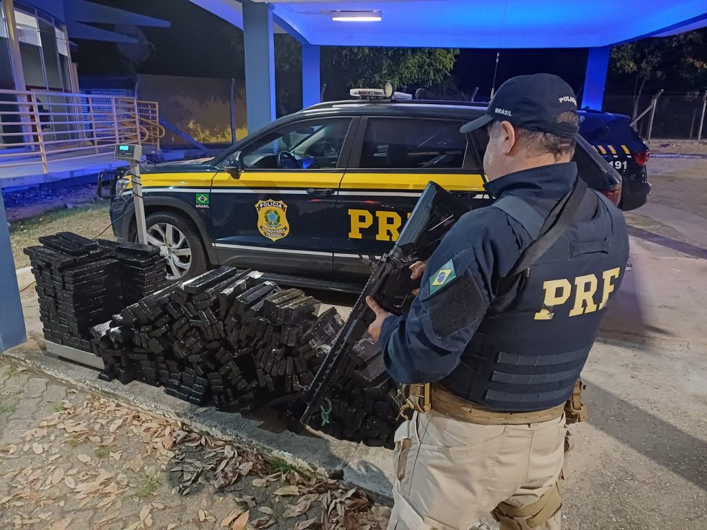 Amigas do tráfico são presas com mais de 300 quilos de drogas na Via Dutra 1 Amigas do tráfico