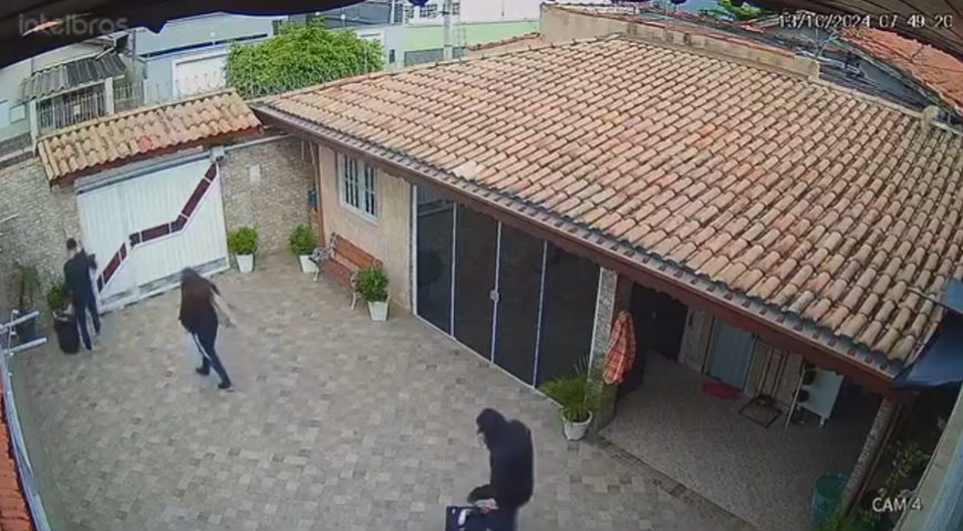 Empresária tem casa furtada em Taubaté