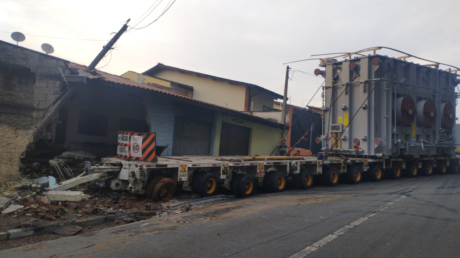 carreta com transformador