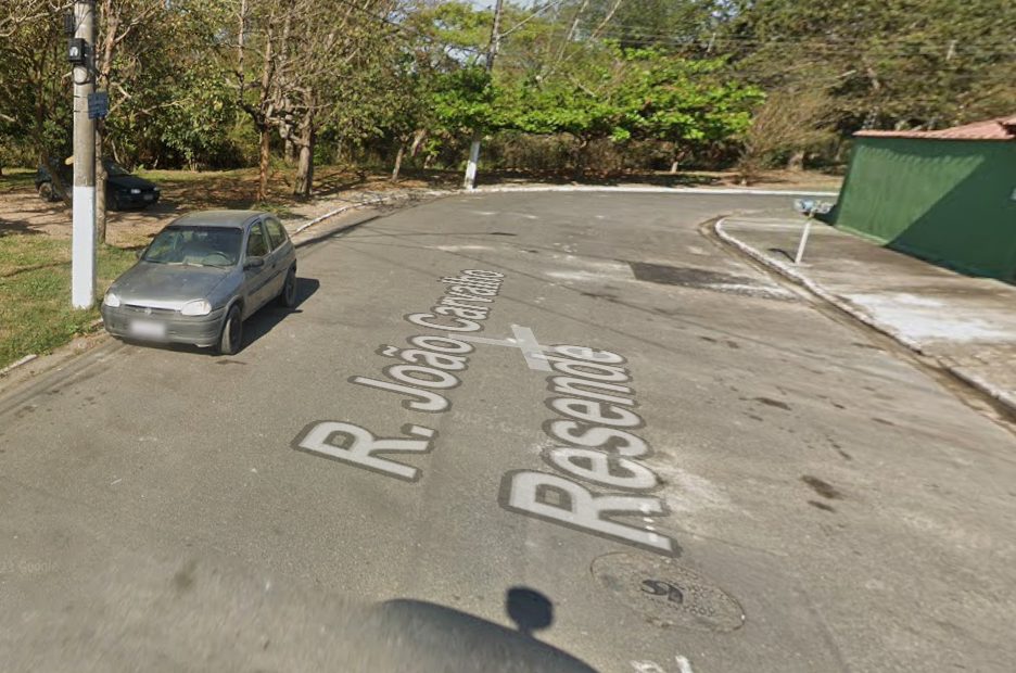 Jovem é atingida por tiro de raspão na cabeça durante baile funk em Caçapava