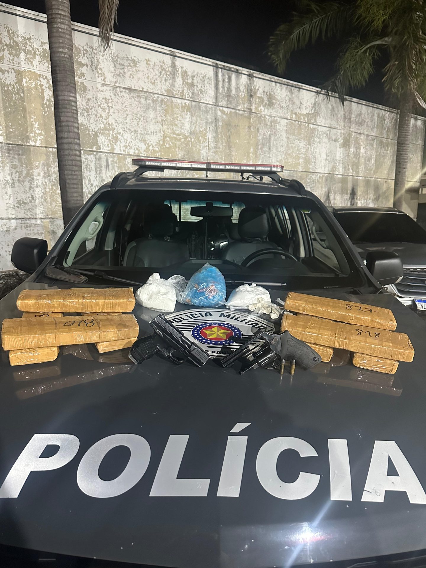 BAEP prende mulher com grande quantidade de drogas em Caçapava