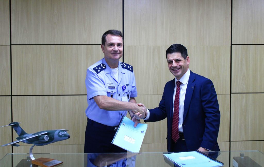 Conheça o equipamento de combate a incêndio da Embraer, comprado pela FAB para equipar avião KC-390 2 combate a incêndio