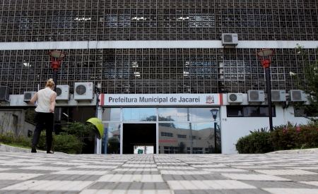 Entenda como a crise financeira afeta os serviços do SAMU, Coleta de Lixo e Servidores em Jacareí