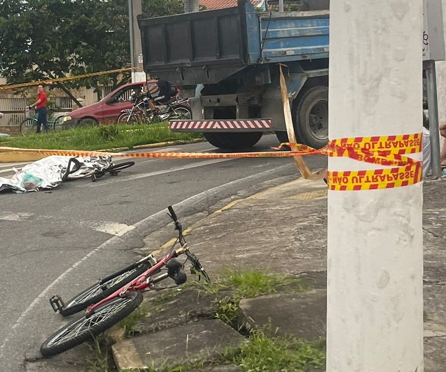 Ciclista é atropelada em cima de faixa de pedestre em via de Pinda e não resiste a ferimentos