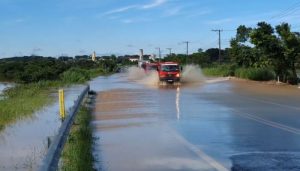 transbordamento de rio