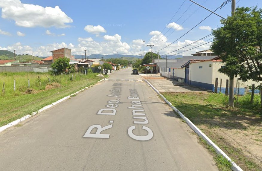 Mãe leva tiro na cabeça