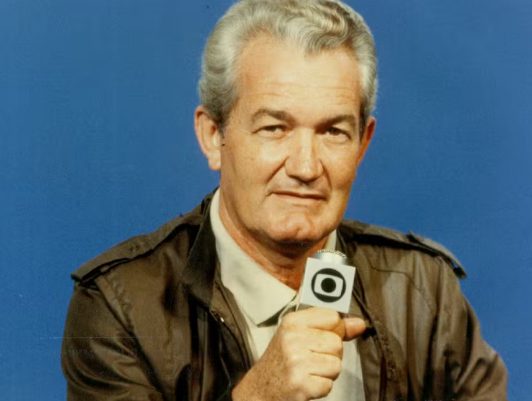 Morre Léo Batista